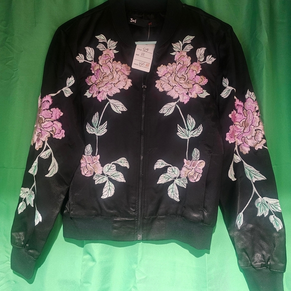 3x1 NWT Black Bomber Jacket with Pink Floral Embroidery Medium 20 PTP - Picture 5 of 5